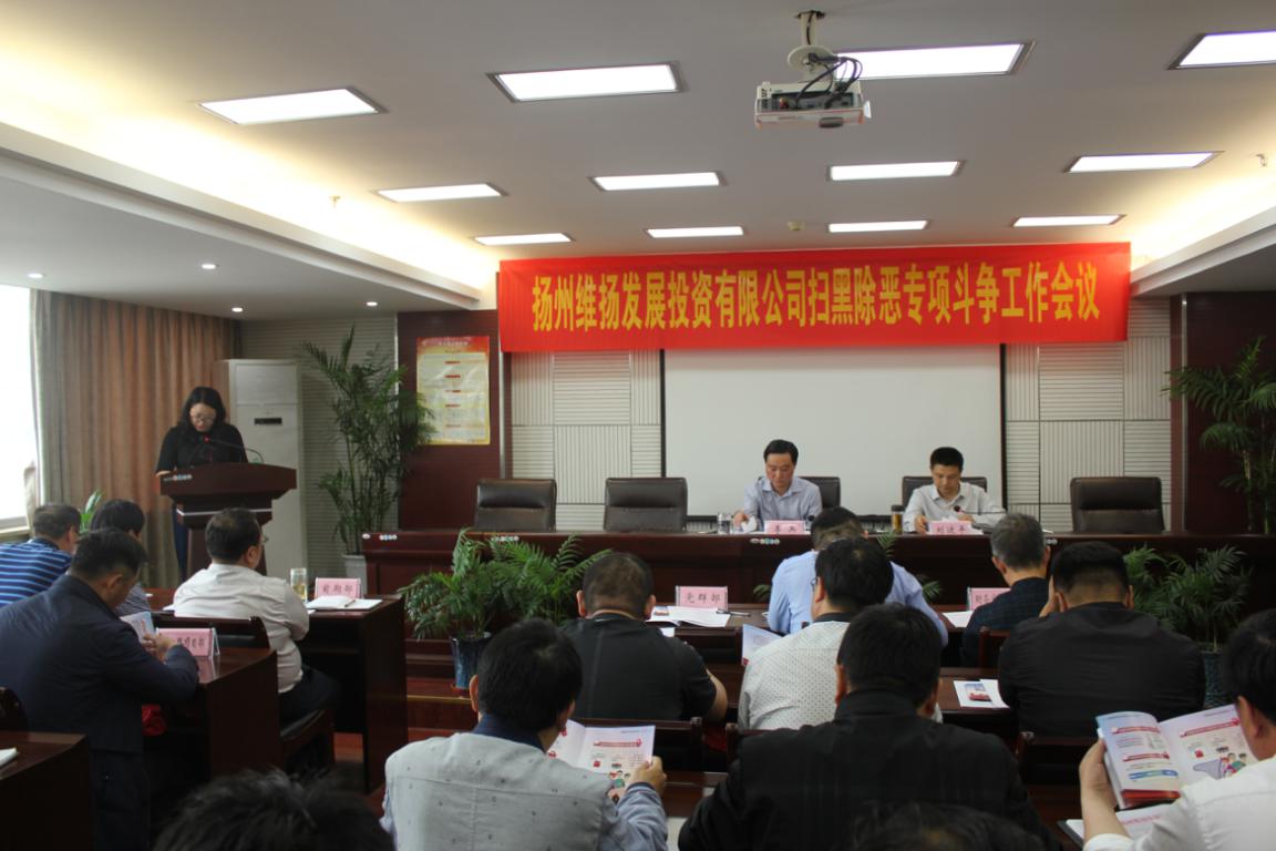 聽(tīng)英語(yǔ).jpg 聽(tīng)英語(yǔ).jpg